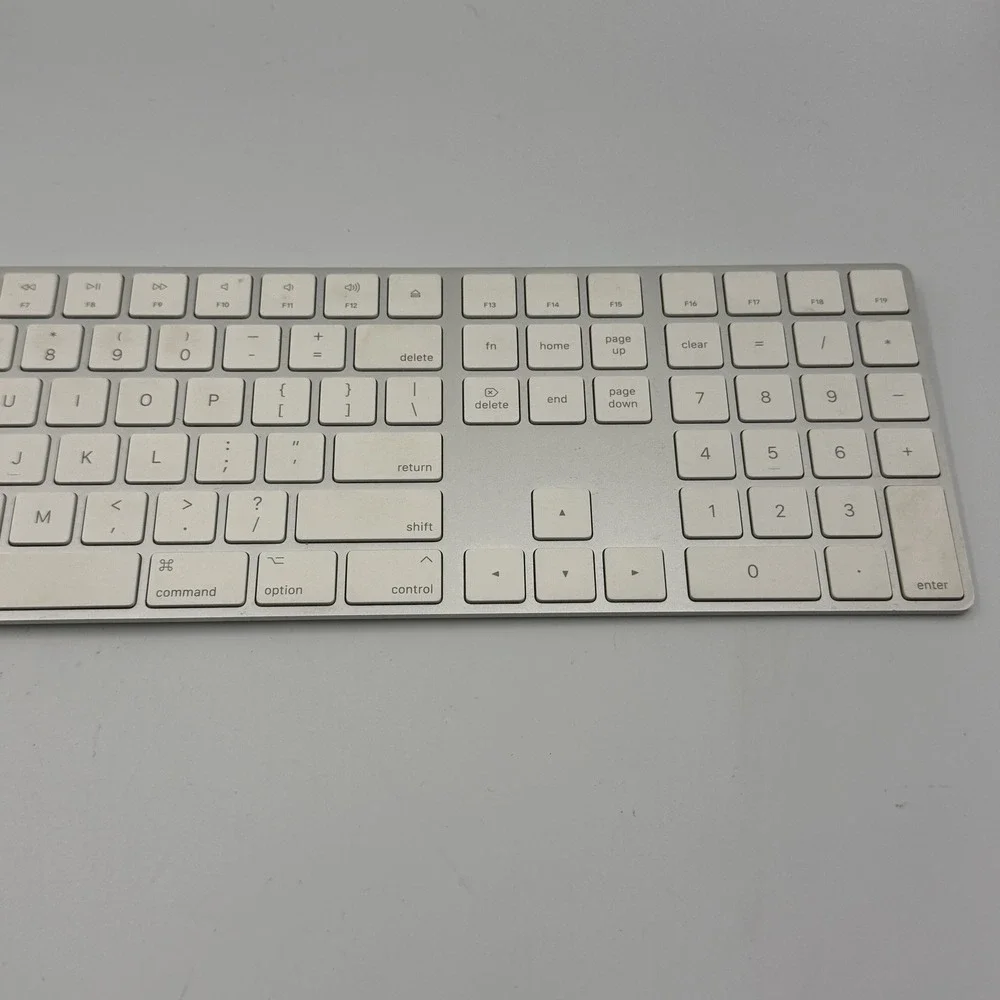 Apple Magic Keyboard A1843 Wireless Bluetooth w/ Numeric Keypad Silver White